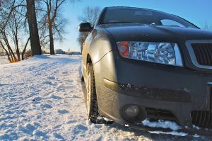 1132286_wheels_on_a_snowy_road